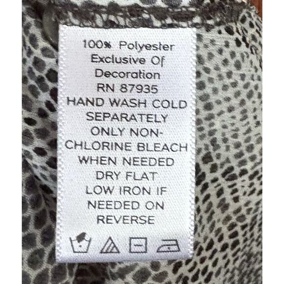 Susan Graver Black and White Reptile Print Blouse with Sequins Size 3X - Picture 5 of 5
